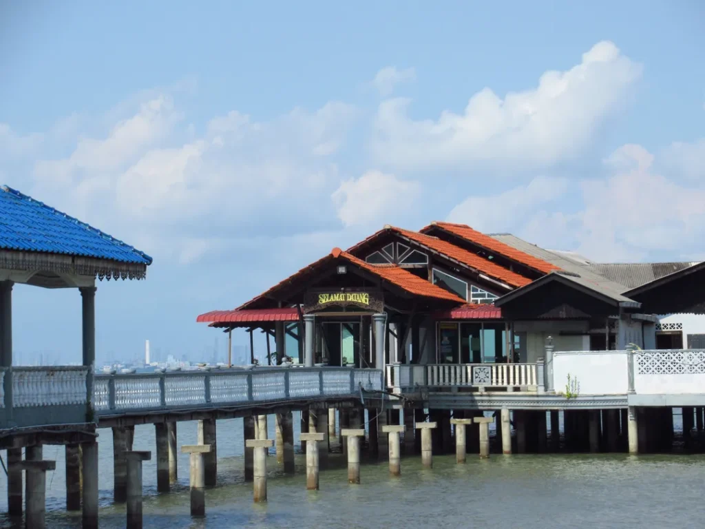 Kemudahan dan Perkhidmatan di Tanjung Piai