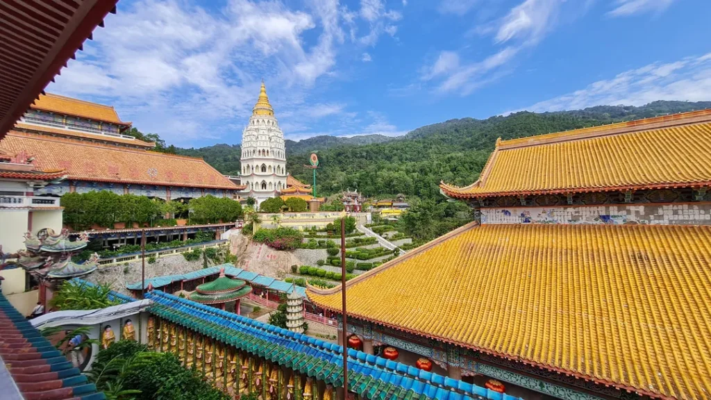 Pagoda Rama VI dan 10000 Patung Buddha