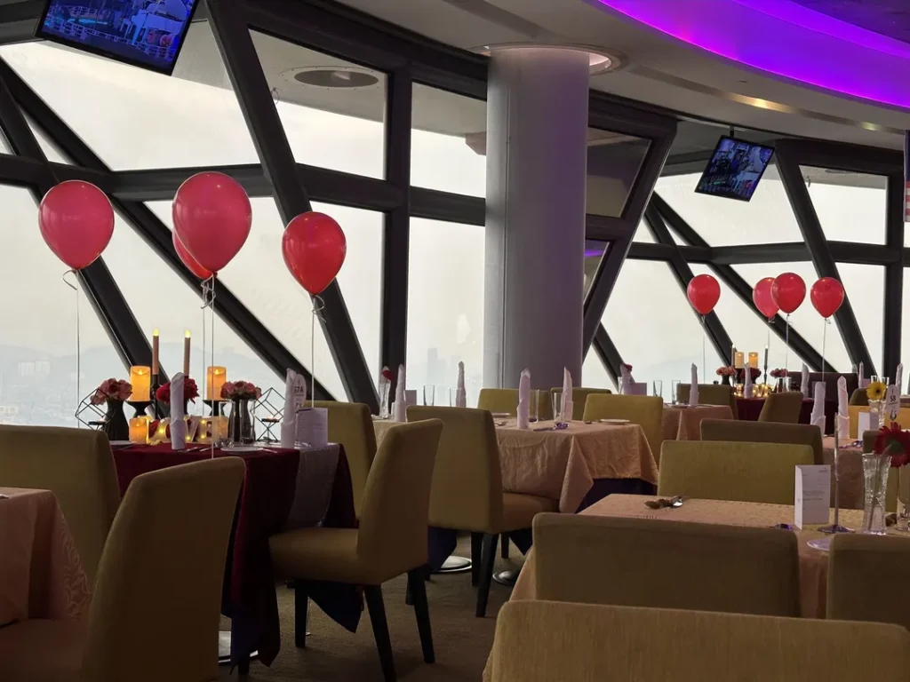 Restoran Putar yang Eksklusif di Menara Kuala Lumpur