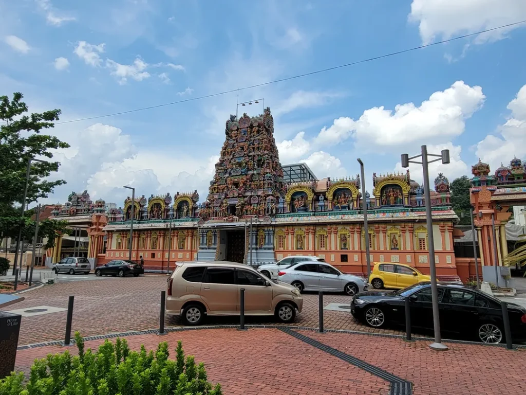 1. Kuil Sri Kandaswamy