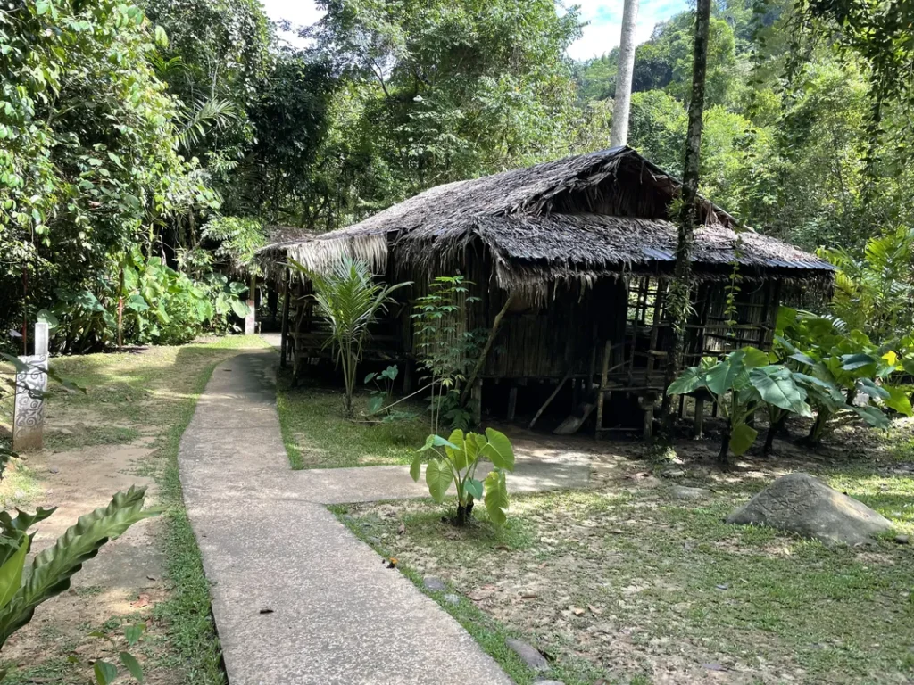 Fasiliti untuk Pengunjung di Mari Mari Village