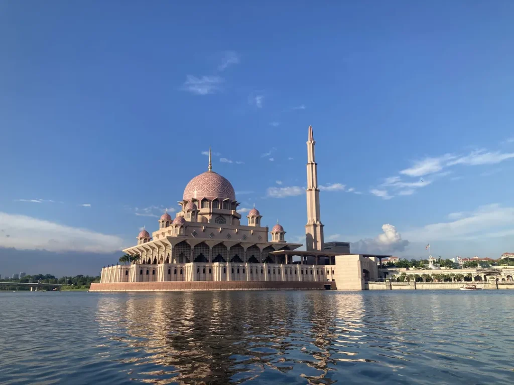 Pemandangan dan Spot Fotografi Masjid