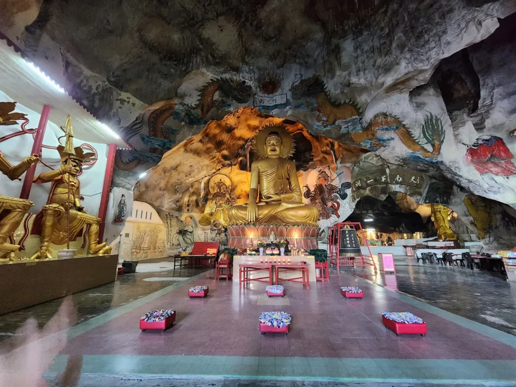 Tempat Menarik di Ipoh Perak Cave Temple