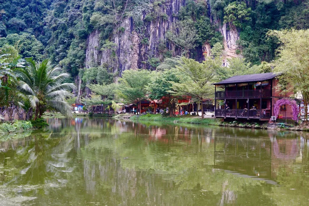 Tempat Menarik di Ipoh Qing Xin Ling Leisure Cultural Village