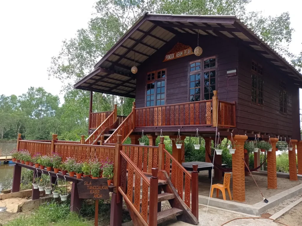 Tempat Menarik di Kelantan Min House Camp