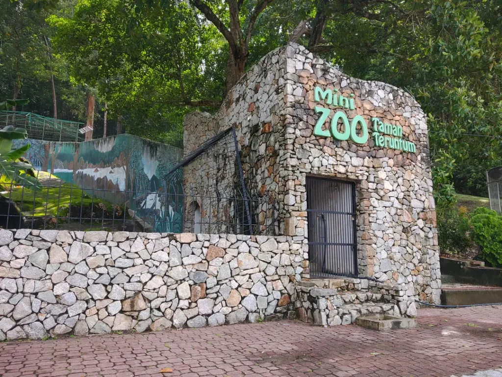 Tempat Menarik di Kuantan Zoo Teruntum