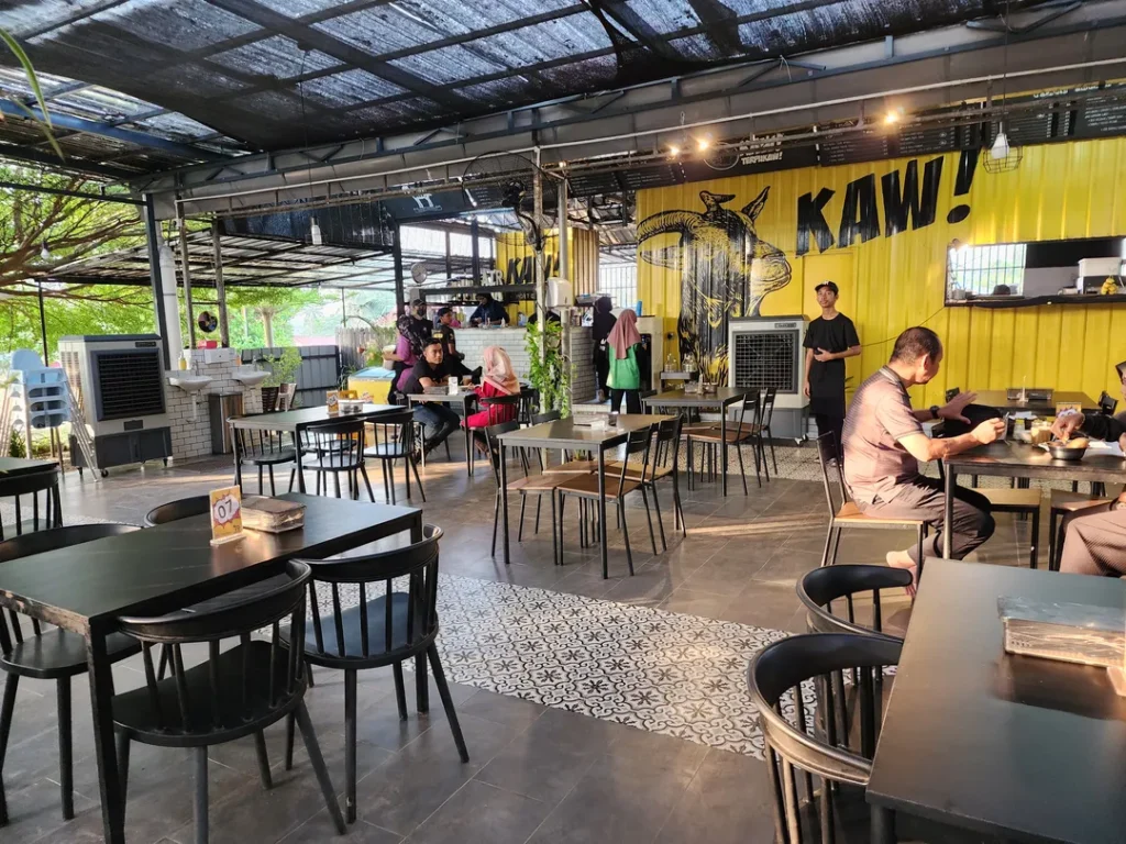 Tempat Menarik di Port Dickson Kafe Kampung Kaw
