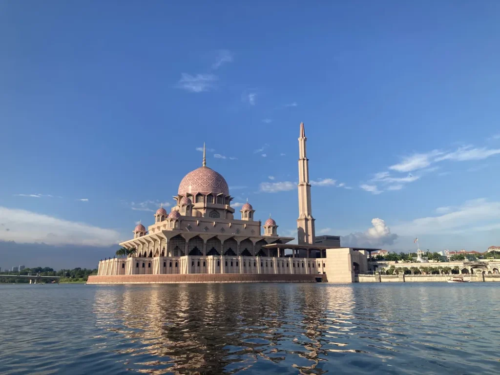 Tempat Menarik di Putrajaya Masjid Putra