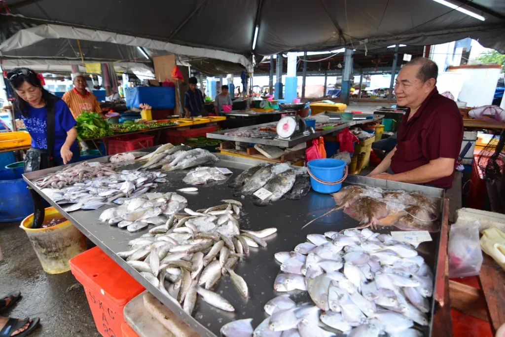 Tempat Menarik di Sekinchan Pasar Ikan Sekinchan