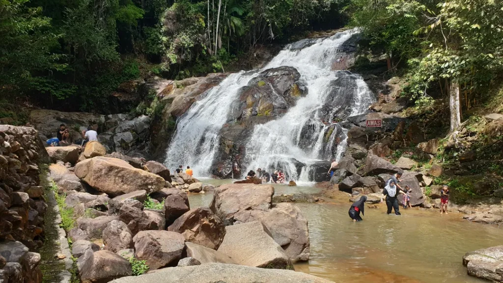 Aktiviti Rekreasi di Kota Tinggi Waterfall