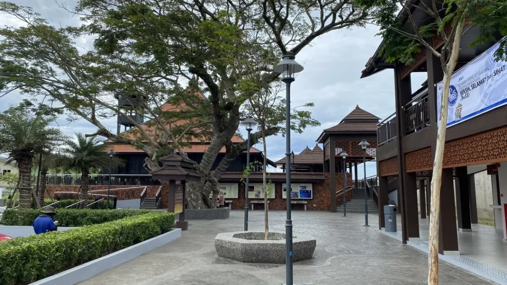 Harga Tiket Masuk Masjid Kampung Laut