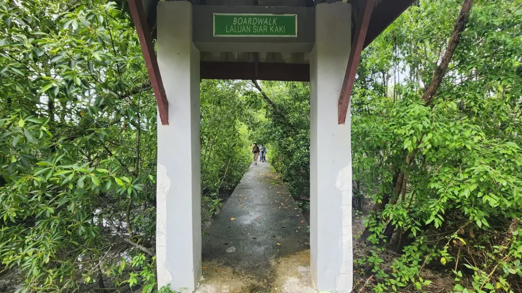 Jalur Trekking dan Laluan Alam