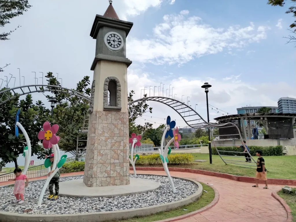 Jam Operasi Anjung Floria