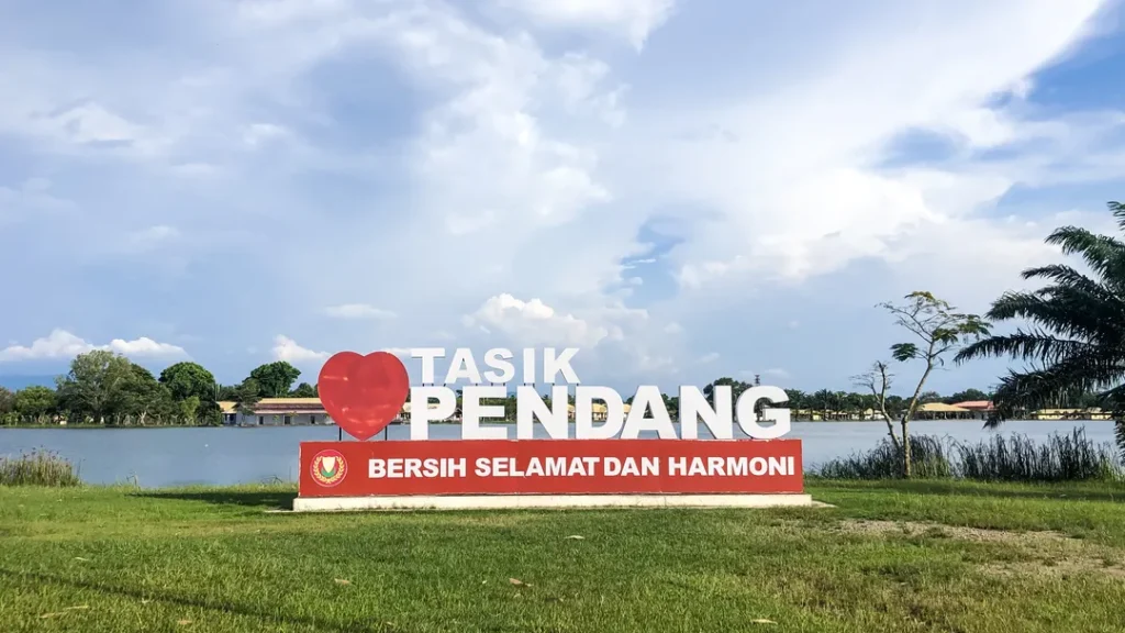 Pemandangan dan Keindahan Alam Sekitar Pendang Lake