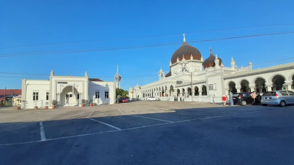 Sejarah dan Kepentingan Masjid Zahir