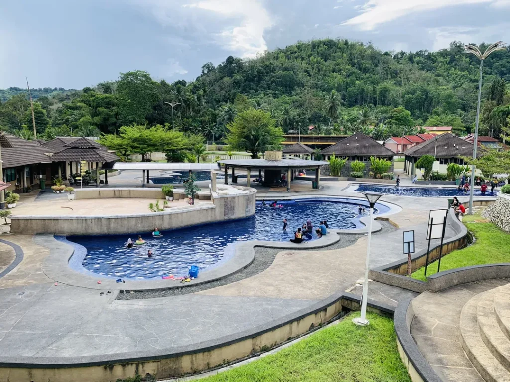 Tempat Menarik di Kedah Kolam Air Panas Ulu Lenggong