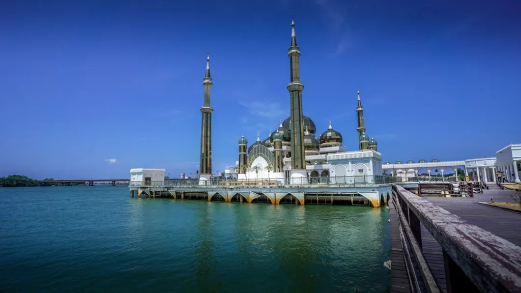 Tempat Menarik di Kuala Terengganu Masjid Kristal