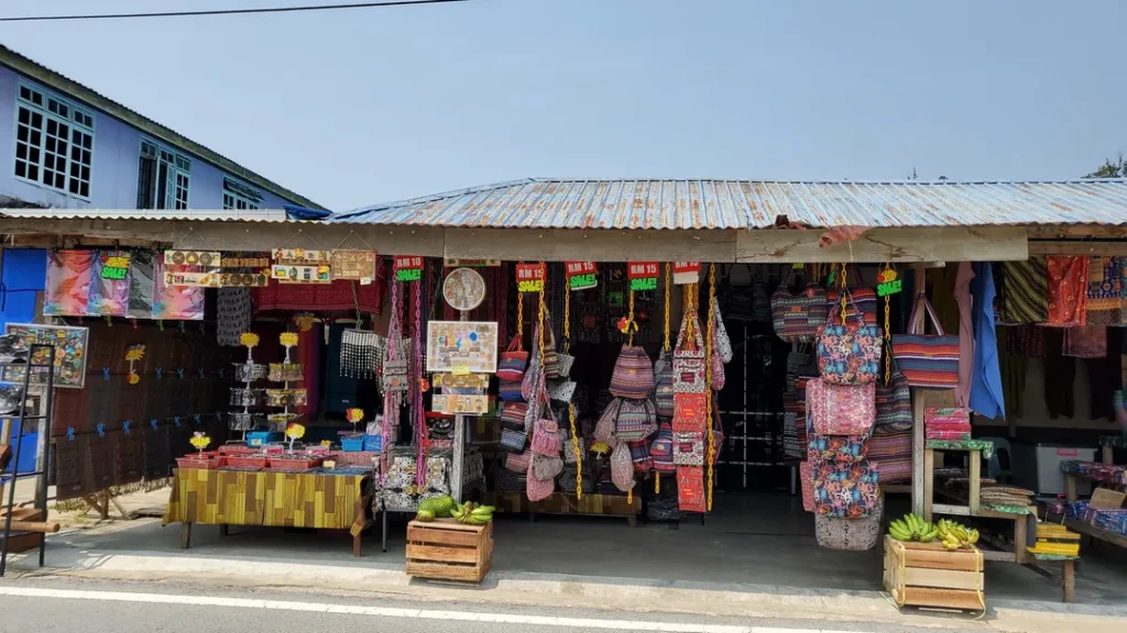 Tempat Menarik di Kuching Pasar Serikin