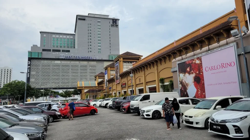 Tempat Menarik di Melaka Mahkota Parade