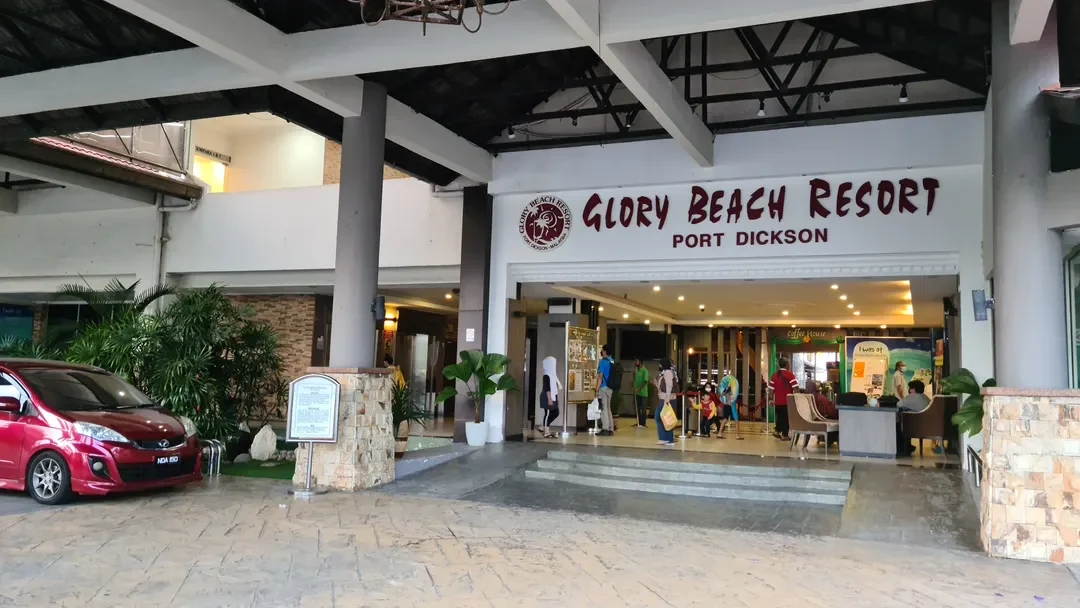 Tempat Menarik di Negeri Sembilan Glory Beach Resort