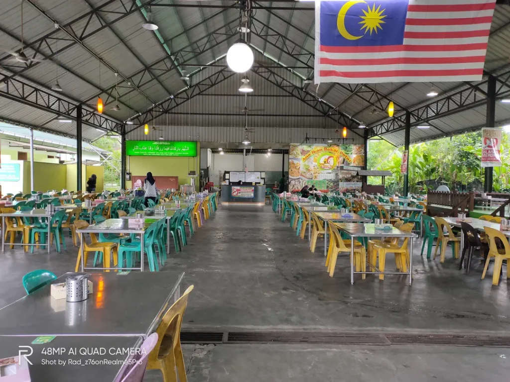 Tempat Menarik di Pahang Ana Ikan Bakar Petai