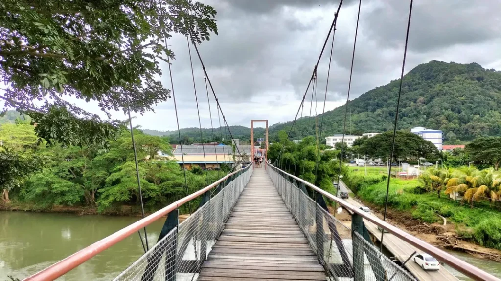 Tempat Menarik di Sabah Jambatan Tamparuli
