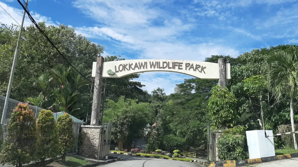 Tempat Menarik di Sabah Lok Kawi Wildlife Park