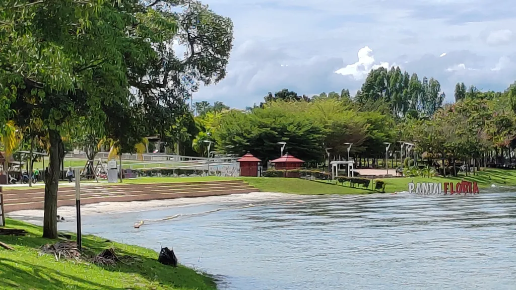 Fasilitas yang Tersedia di Pantai Floria