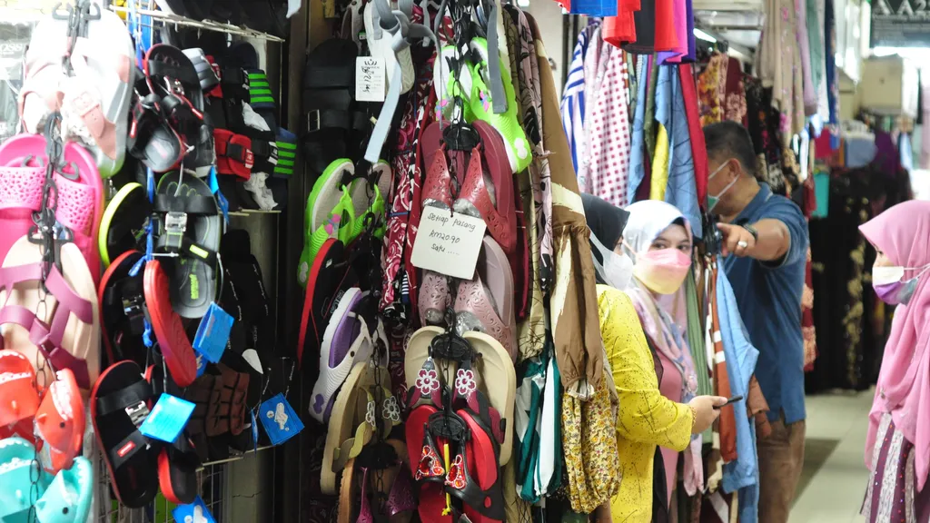 Jenis Barang dan Jualan yang Menarik di Bazar Tok Guru