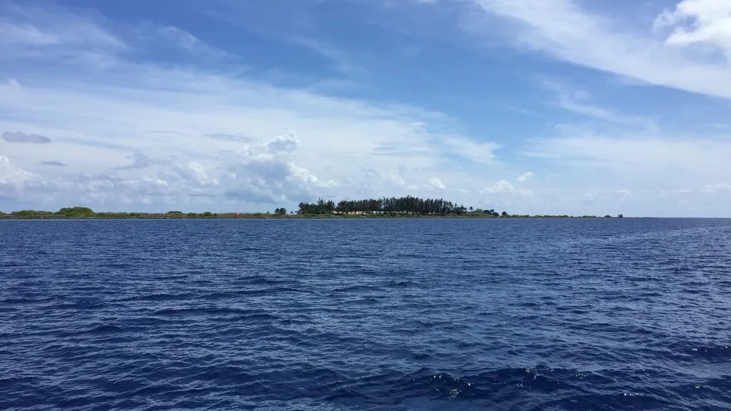 Lokasi Pulau Layang Layang dan Cara Ke Sana