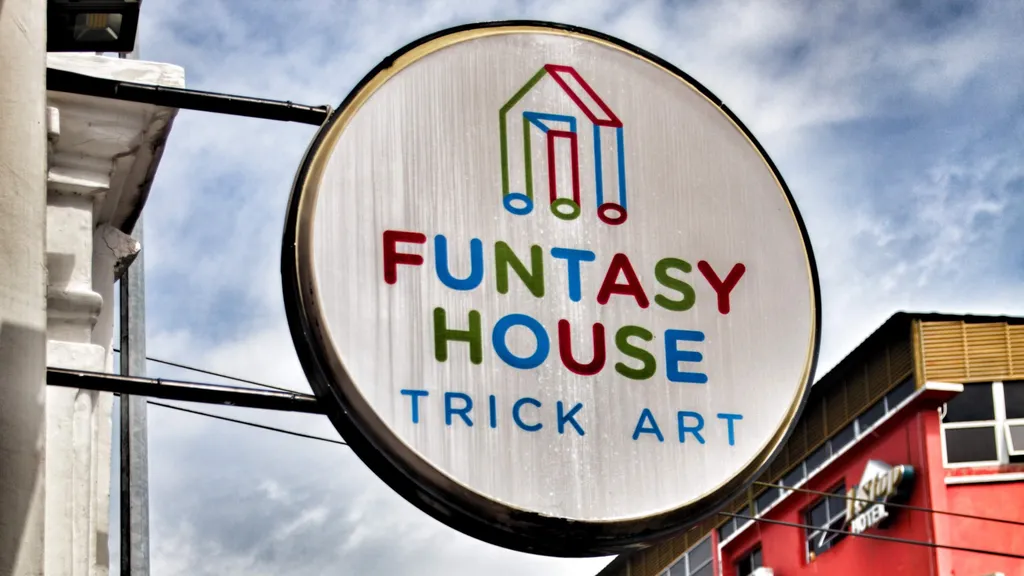 Lokasi dan Cara Ke Funtasy House Trick Art