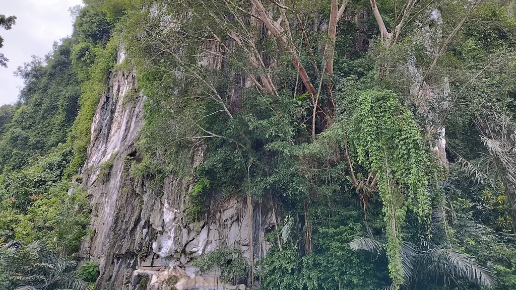 Tempat Menarik di Kuala Lipis Gua Bama