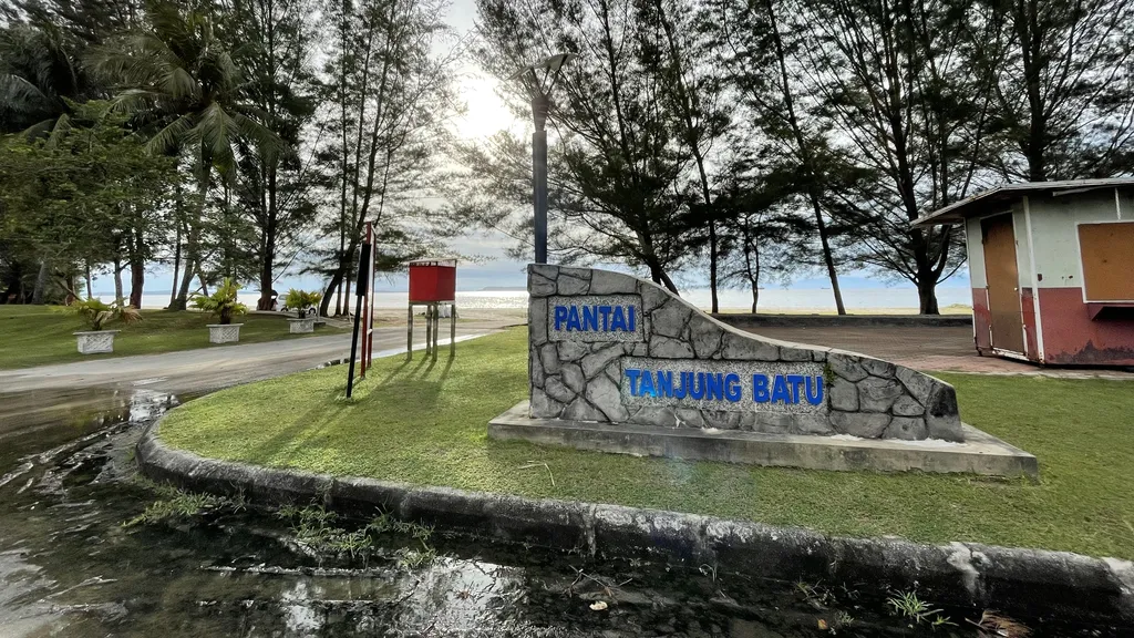 Tempat Menarik di Labuan Pantai Tanjung Batu