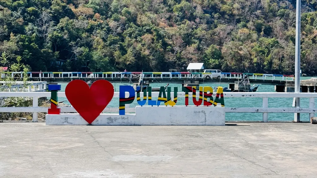 Tempat Menarik di Pulau Tuba Jeti Pulau Tuba