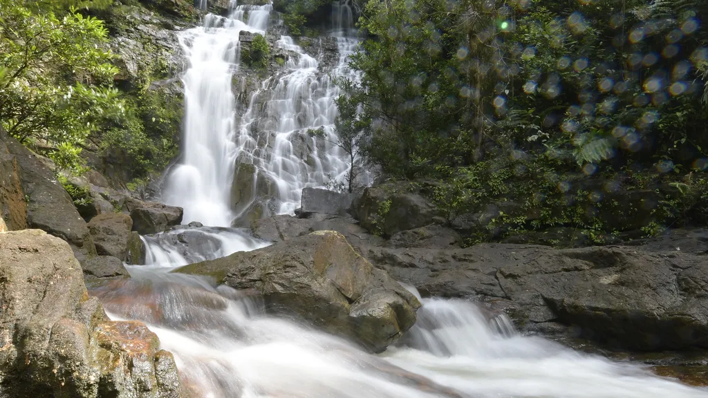 Tempat Menarik di Rompin Seri Mahkota Waterfall