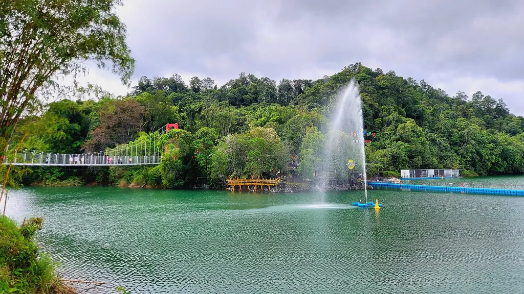 Tempat Menarik di Sarawak Tasik Biru