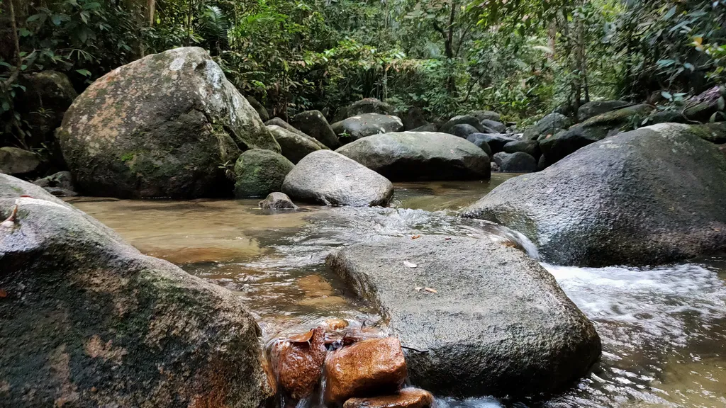 Tempat Menarik di Segamat Air Terjun Jeram Tinggi