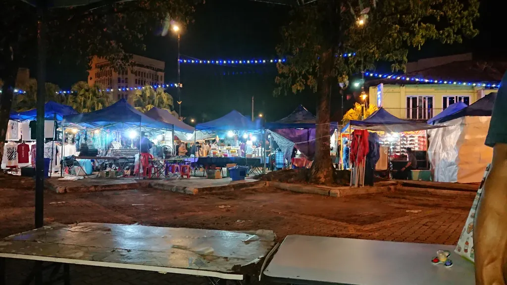 Tempat Menarik di Segamat Bazaar Karat