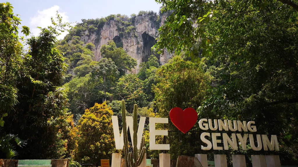 Tempat Menarik di Temerloh Gunung Senyum