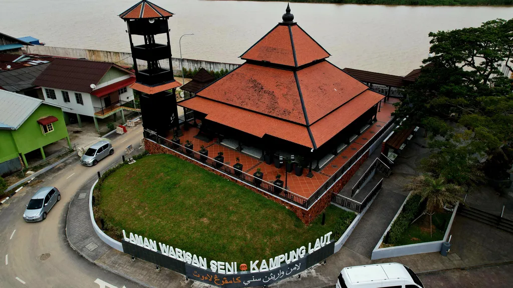 Tempat Menark di Kota Bharu Masjid Kampung Laut