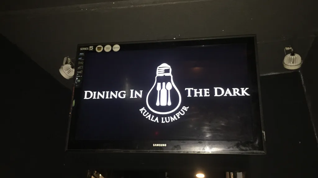 Waktu Operasi Jadual Lengkap Dining in The Dark