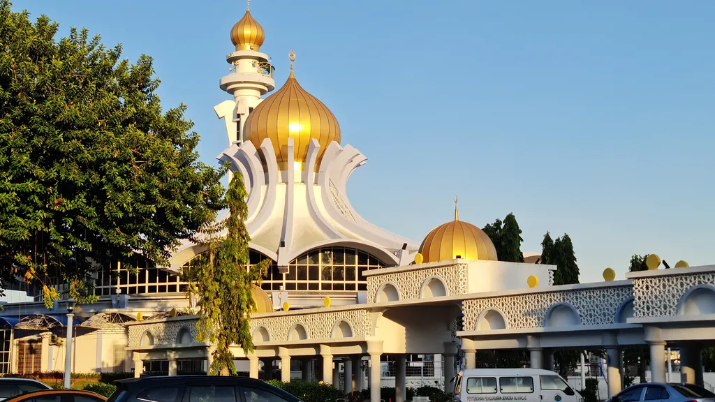Waktu Operasi dan Waktu Solat Masjid Negeri Pulau Pinang