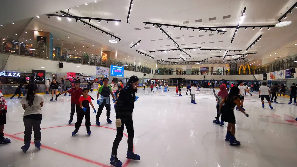 Aktiviti dan Acara Khas di Blue Ice Skating