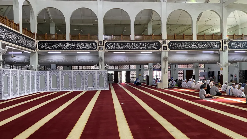 Arsitektur Unik dan Desain Masjid Al Hasanah