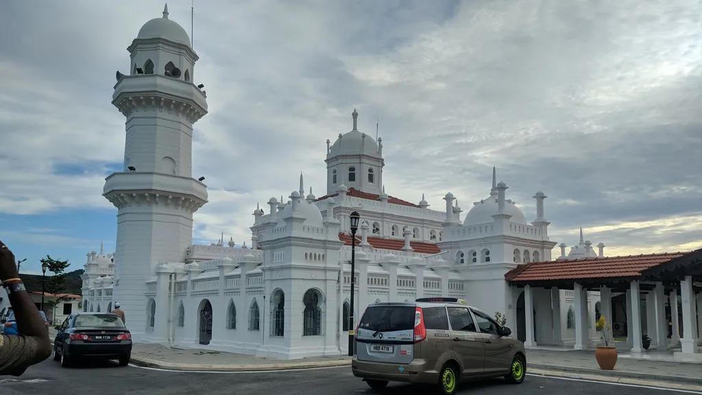 Arsitektur Unik dan Gaya Seni Bina Istana Bandar