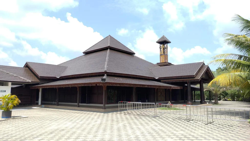 Arsitektur dan Reka Bentuk Unik Masjid Ar Rahman