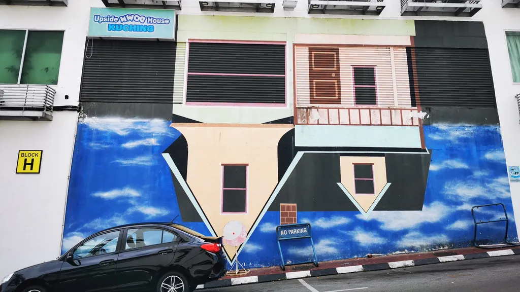 Daya Tarik Wisata yang Tidak Biasa di Upside Down House Kuching