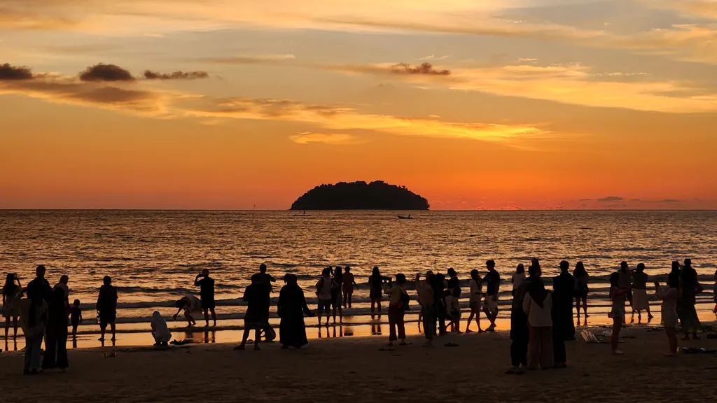 Fasilitas dan Kemudahan bagi Pengunjung Pantai Tanjung Aru