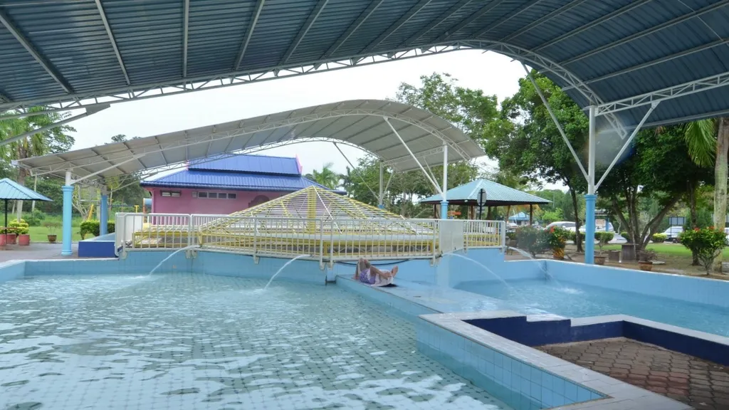 Harga Tiket Masuk Kolam Air Panas Labis