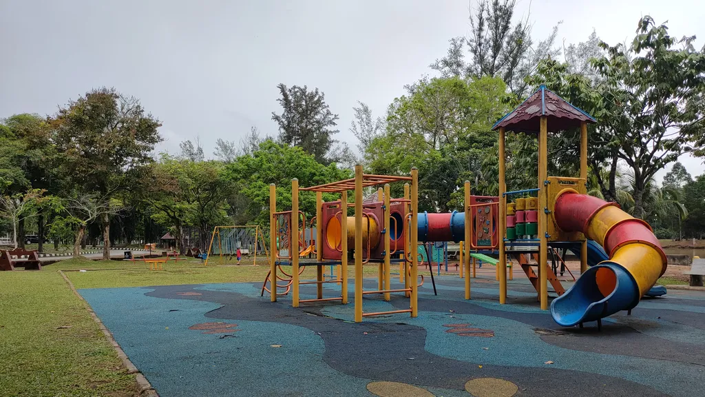 Kawasan Hijau dan Taman yang Menawan di Taman Bandar Kuantan